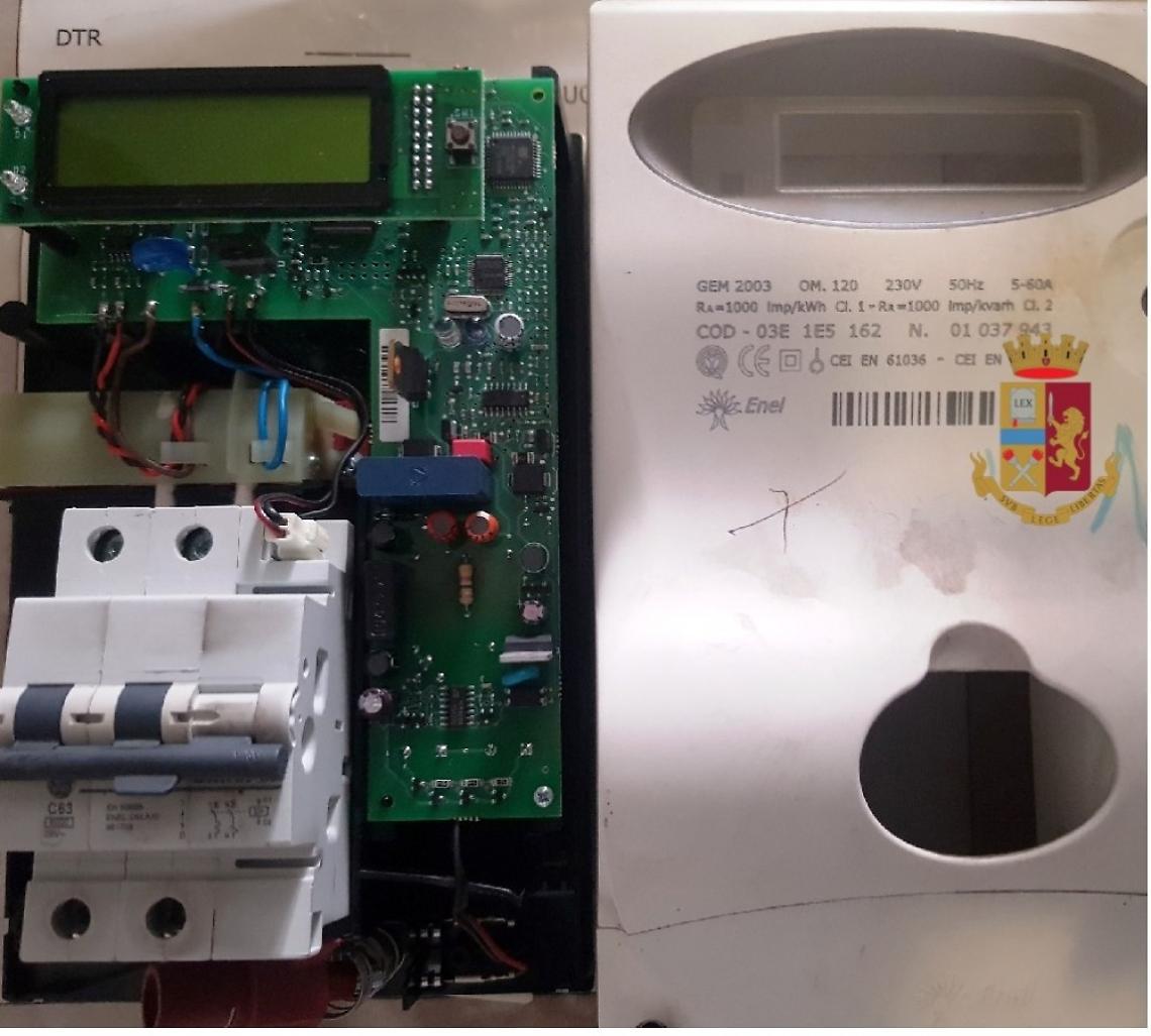 Pozzuoli, controlli al Rione Toiano: due denunciati per furto di energia elettrica