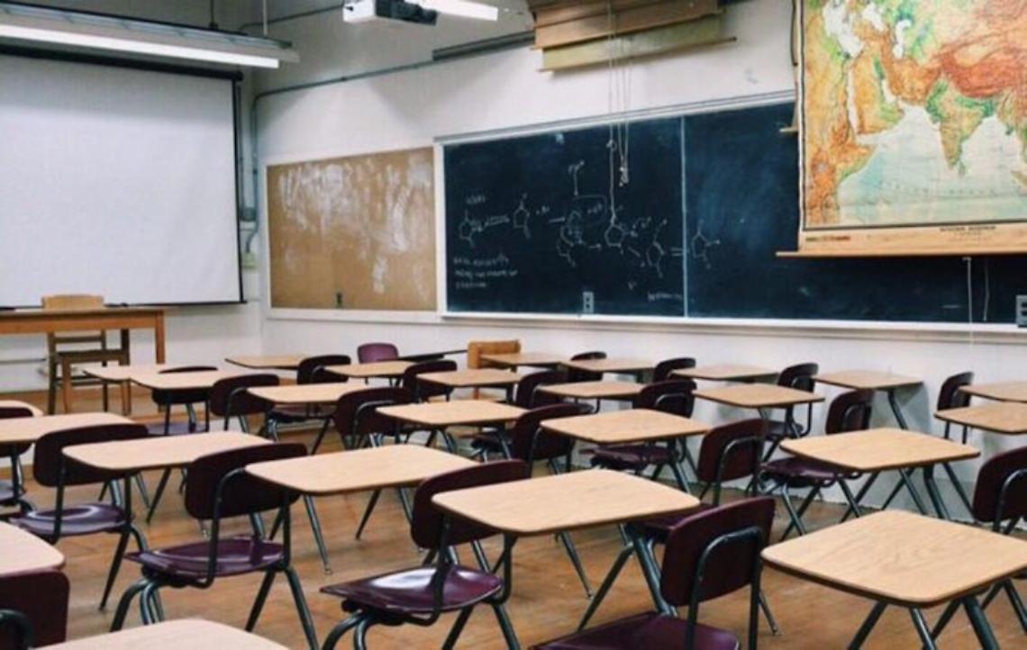 Covid, caso di positività in una scuola di Pozzuoli: corsi sospesi