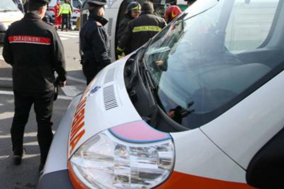 Colpo di fucile in casa, morto 16enne