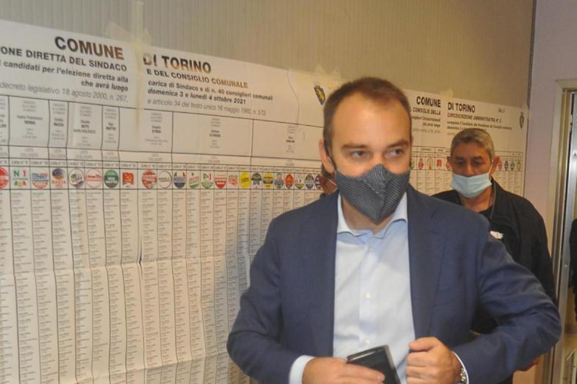 Elezioni Torino, proiezioni: verso ballottaggio tra Lo Russo e Damilano
