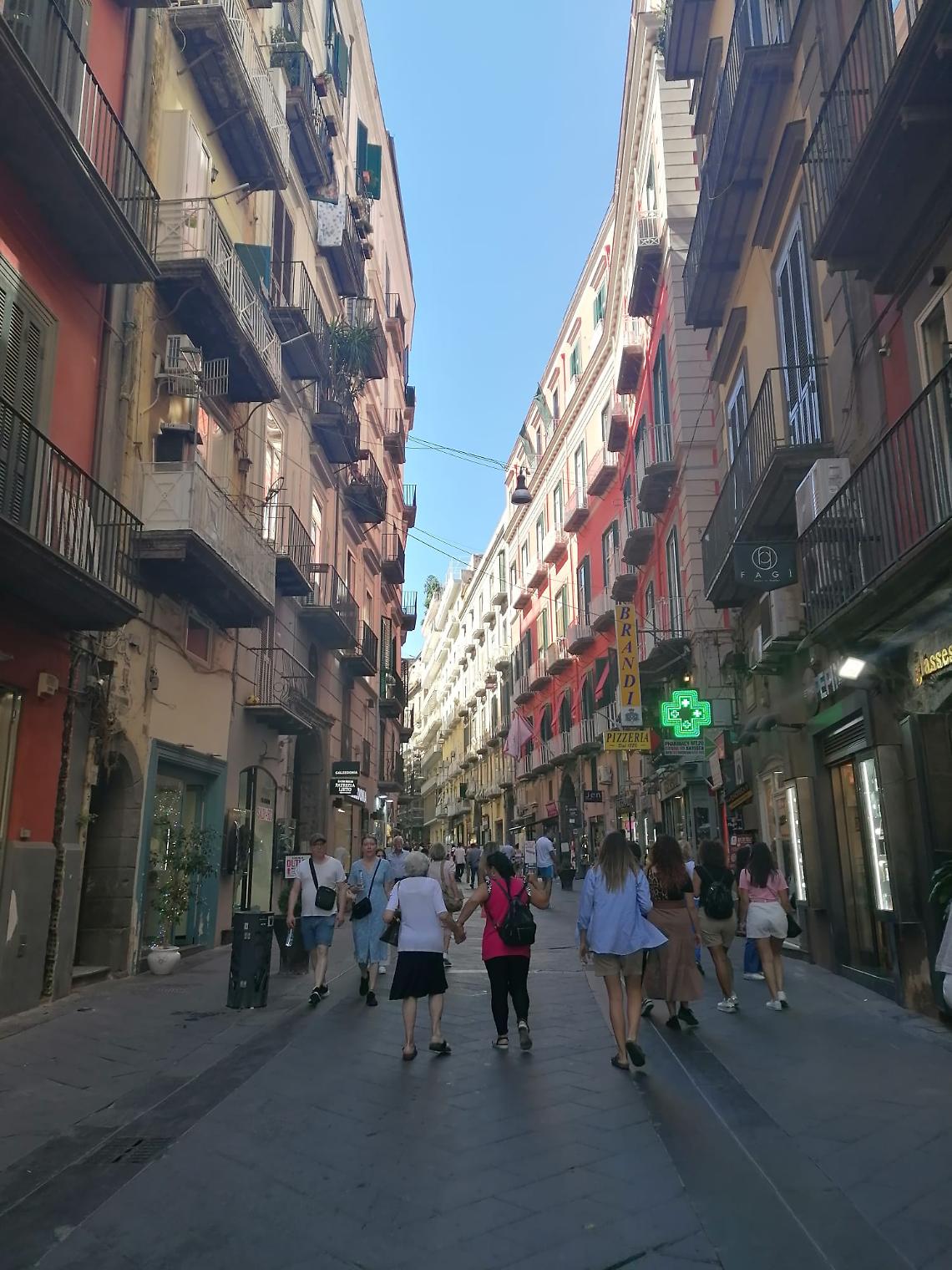Covid in Campania, 3.377 positivi e un morto