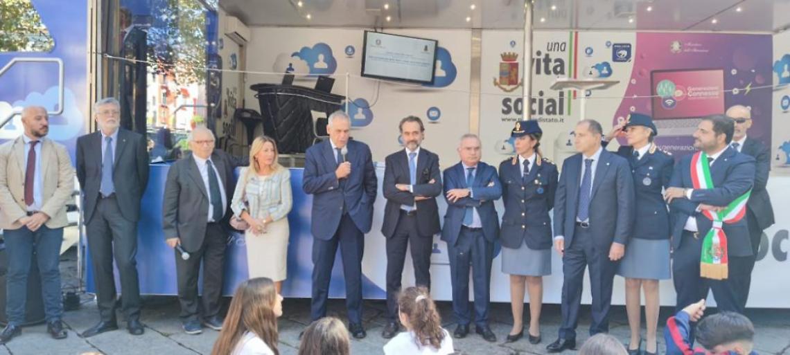 “Una vita da social”, al via la campagna itinerante della Polizia di Stato e del Ministero dell’Istruzione