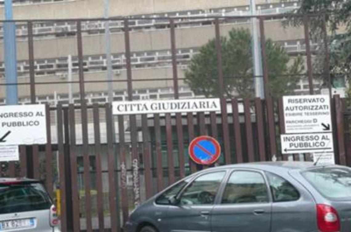 Picchiò la compagna e la mandò in coma: pena ridotta in Appello