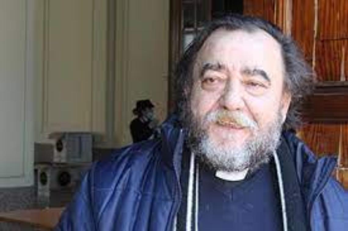 Materiale pedopornografico, sacerdote ai domiciliari