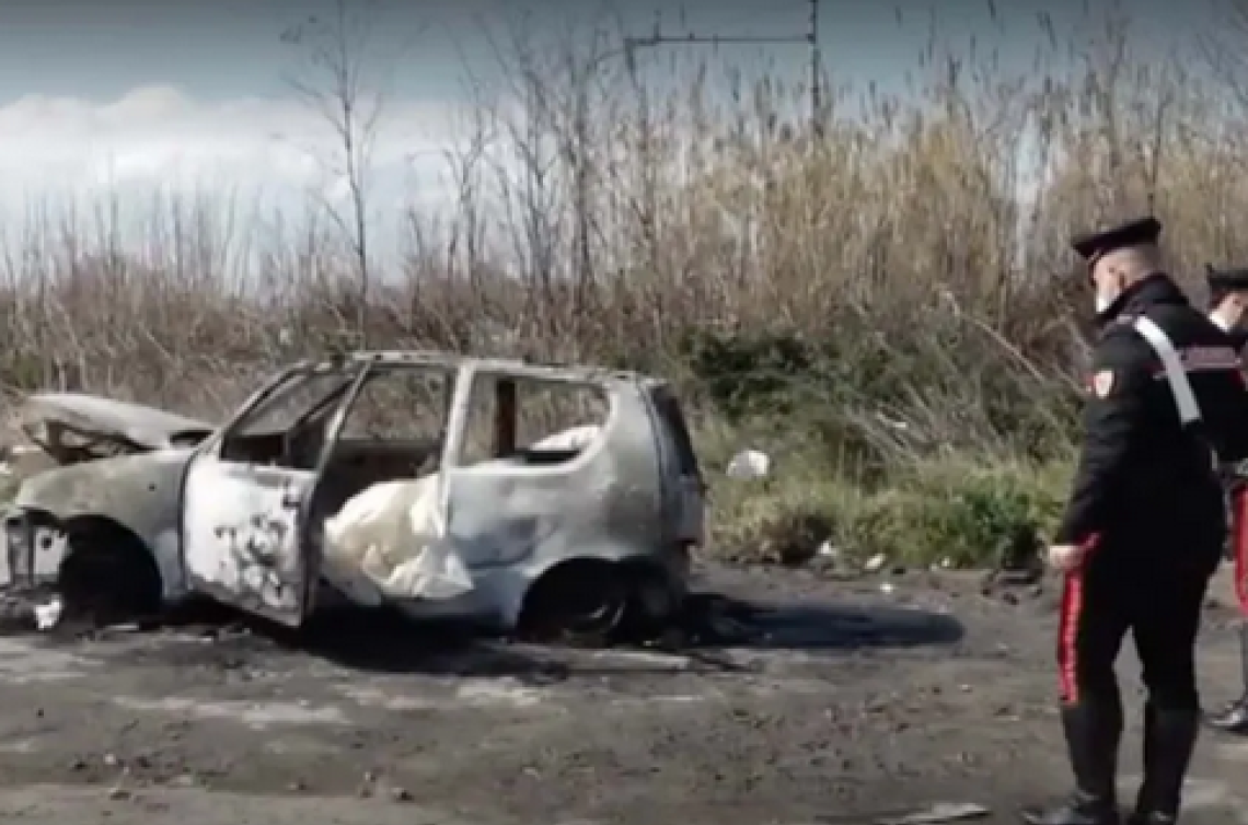 Cadavere carbonizzato nell’auto, fermato un uomo