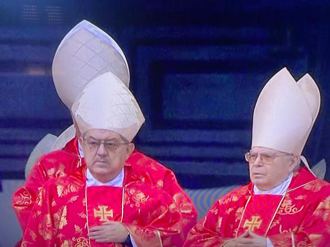 Anche l’ex Arcivescovo di Napoli, Crescenzio Sepe, rende omaggio a Papa Ratzinger