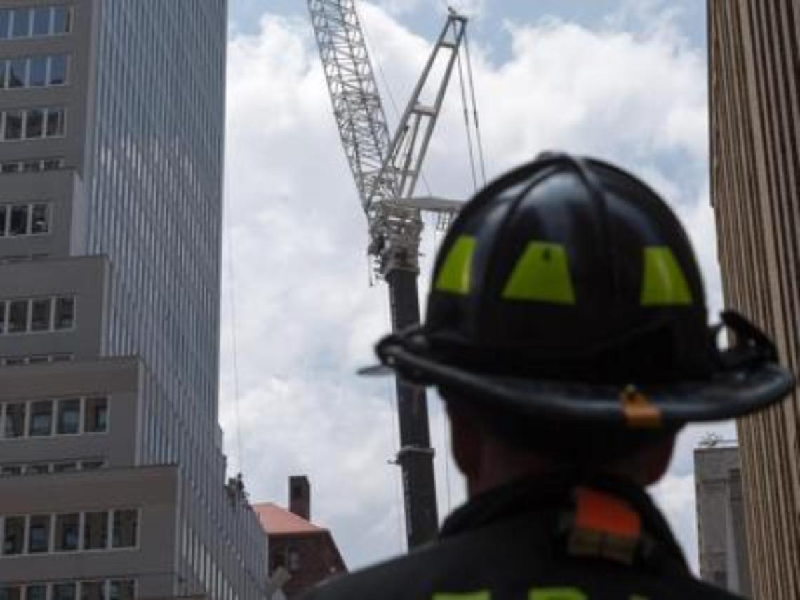 New York, crolla gru a Manhattan: un morto e due feriti gravi