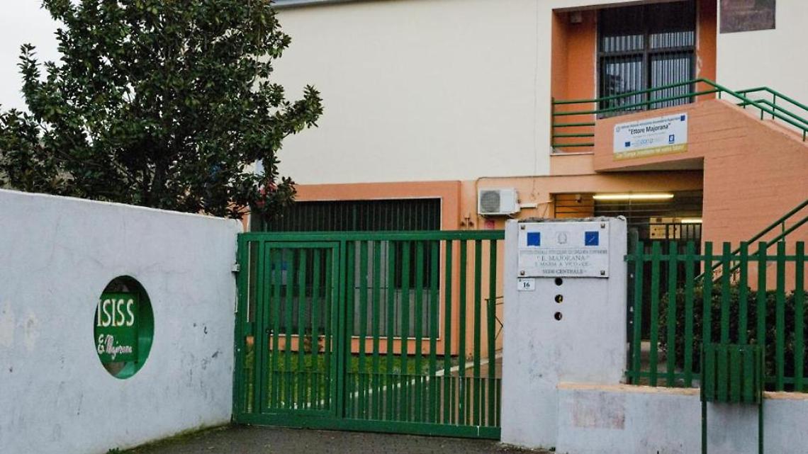 Prof accoltellata nel Casertano, il 17enne va in carcere