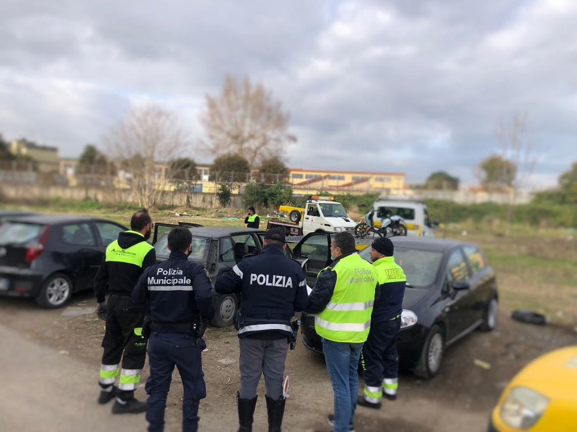 Masseria Cardone, sequestrati 21 veicoli abbandonati