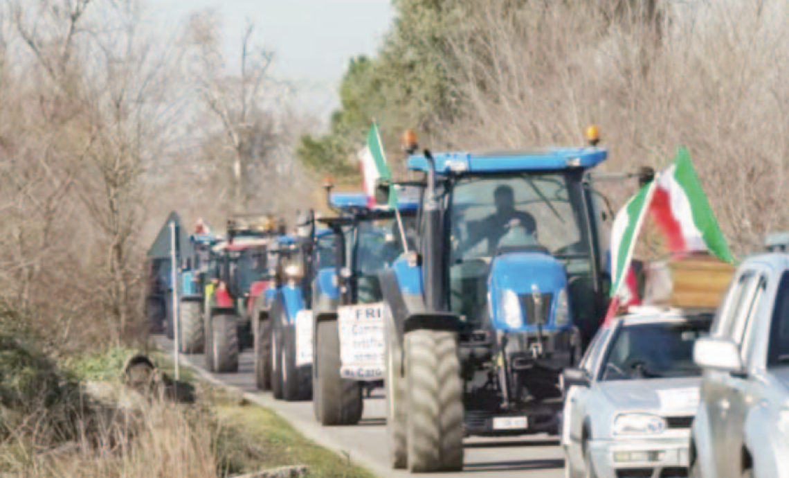 Protesta dei trattori nel Casertano: tre chilometri di coda sulla A1