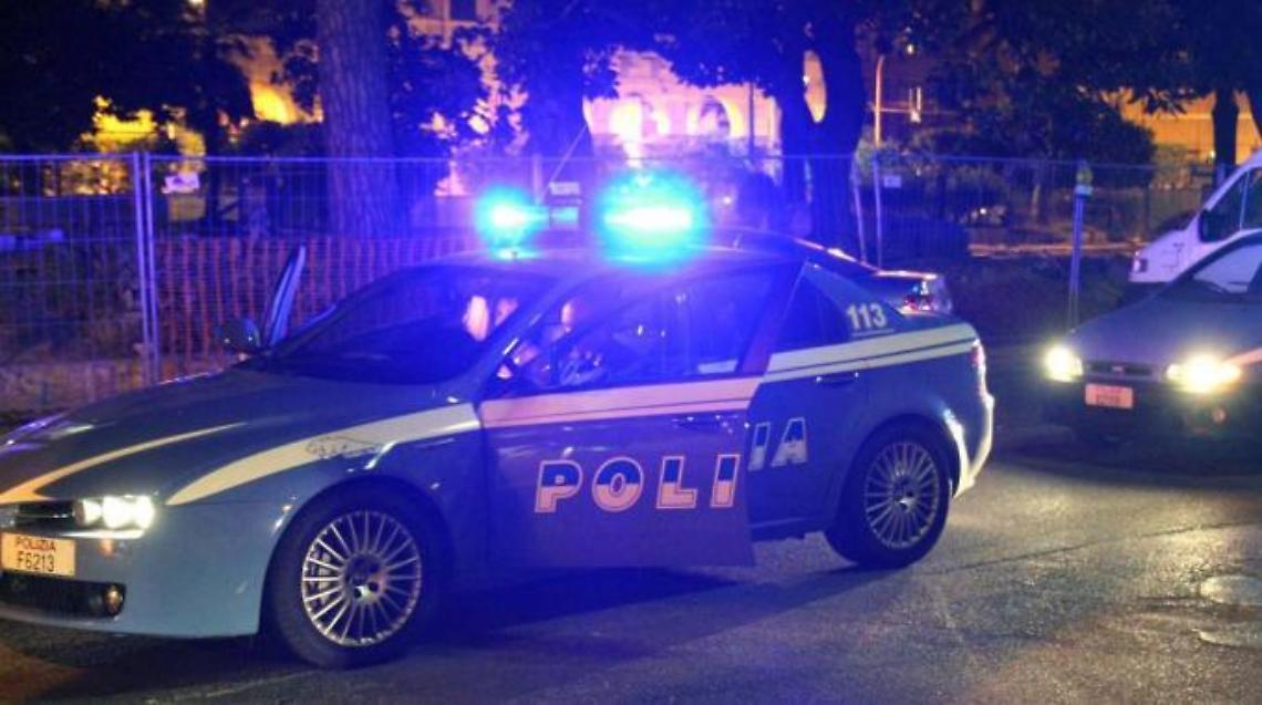 Bagnoli, una 16enne accoltellata per lo smartphone