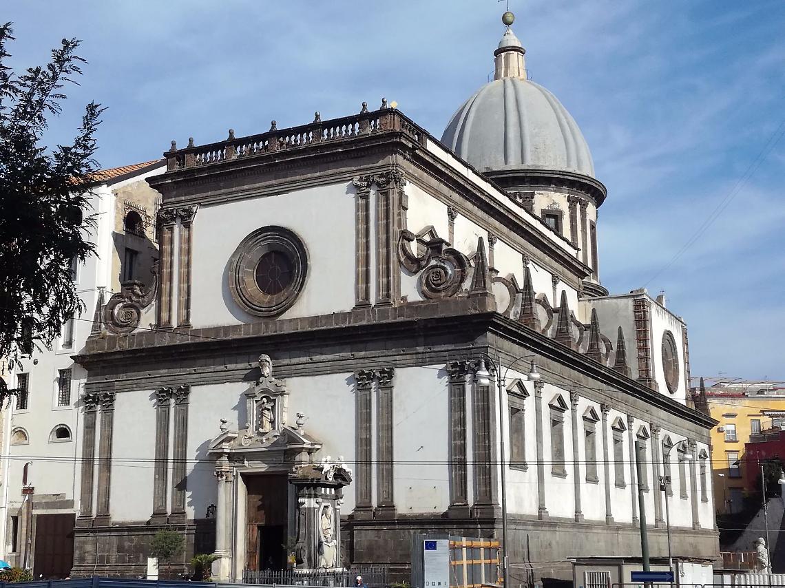 Porta Capuana, ruba quadri in una chiesa: arrestato