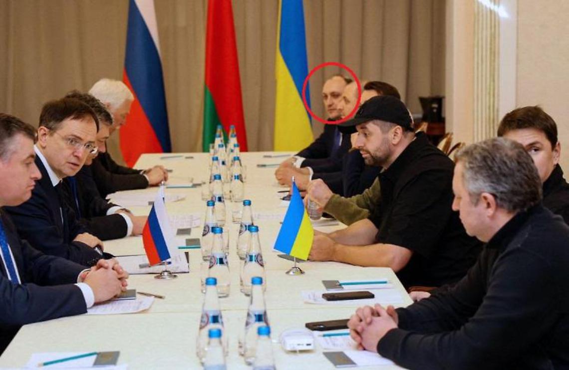 Guerra in Ucraina, 007 uccidono negoziatore: «Era spia russa»