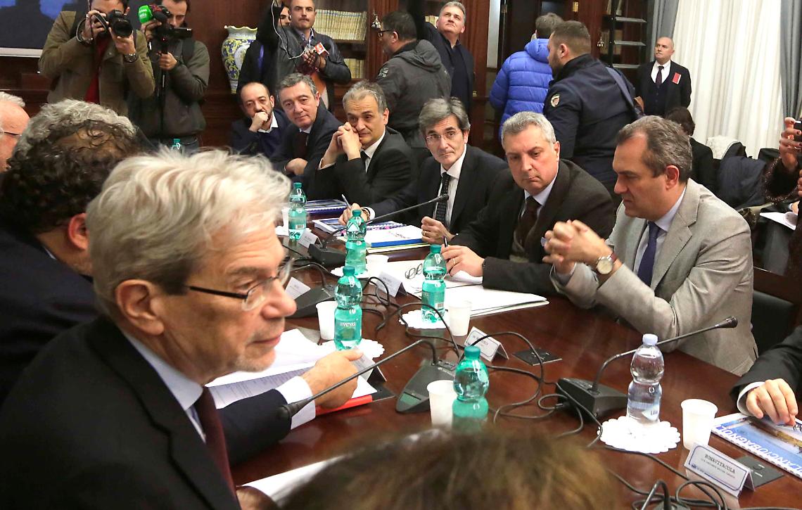 Bagnoli, cabina di regia in Prefettura con De Vincenzi FOTO-VIDEO