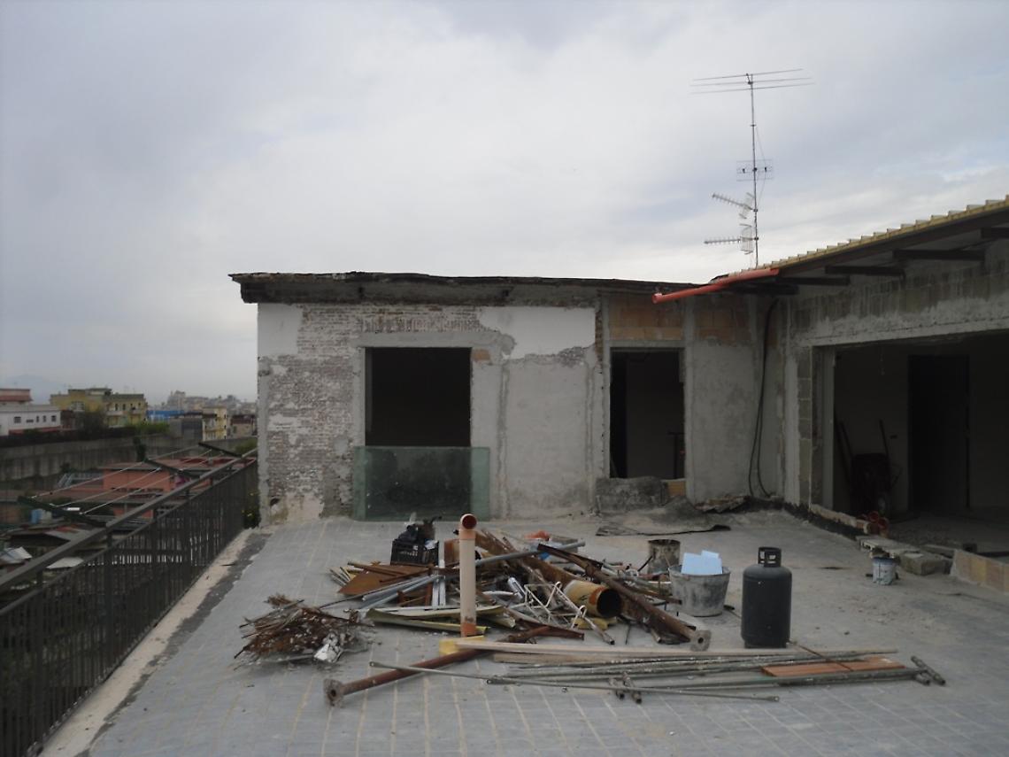 Manufatto abusivo, scattano i sigilli