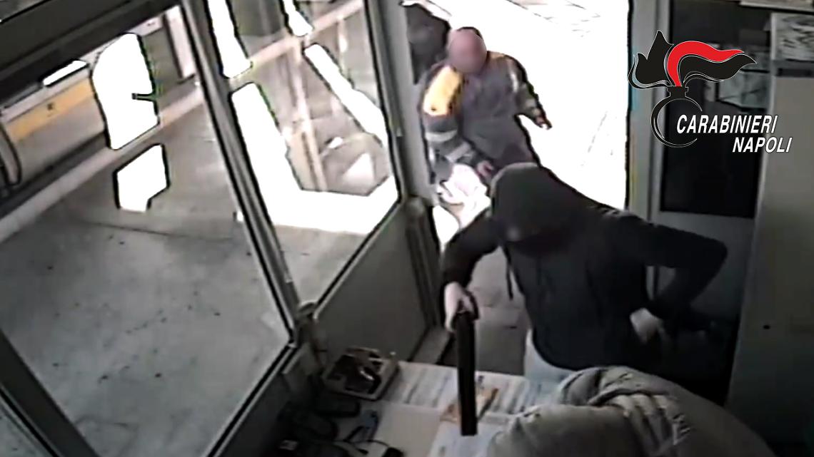 Rapine in Tangenziale, banditi incastrati dalle impronte VIDEO