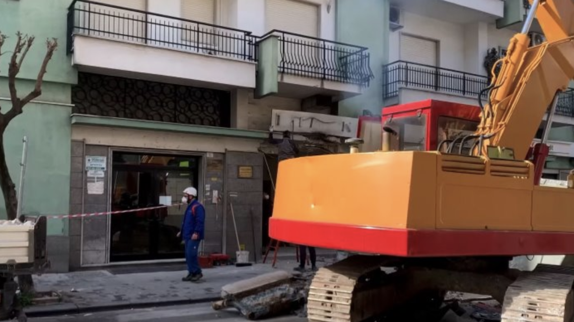 Rapina in banca ad Afragola con escavatore, fermati due uomini