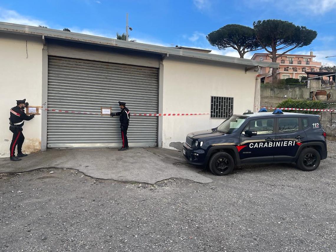 A Ercolano in un capannone il “cimitero" delle auto rubate