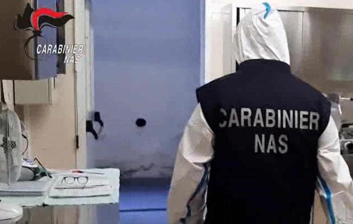 Escrementi e blatte, controlli dei Nas nelle mense degli ospedali 