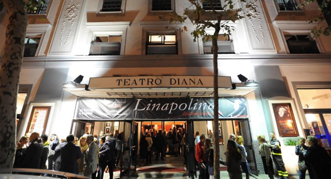 Teatro Diana, svelamento della nuova palina del Comune