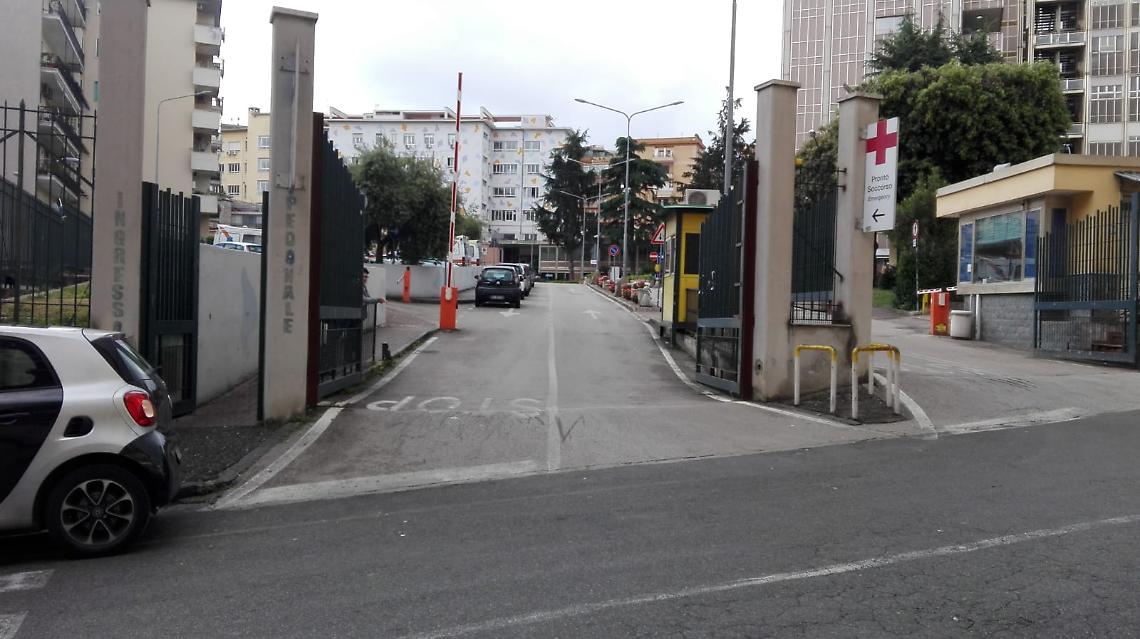 Bimba ferita ancora «estremamente grave»: respira con ventilatore