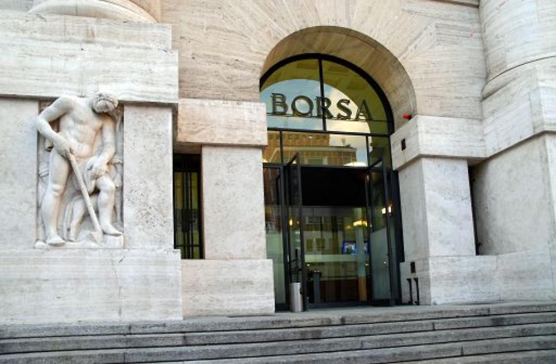 Piazza Affari si risolleva: +2,6%