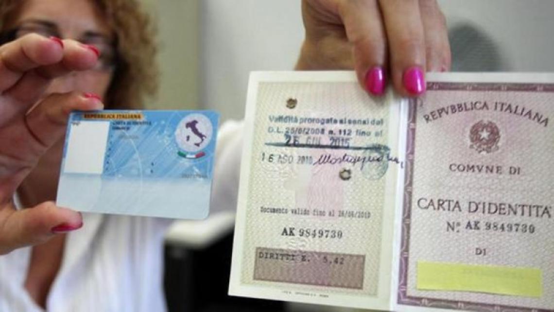Stanata la banda delle carte d'identità false