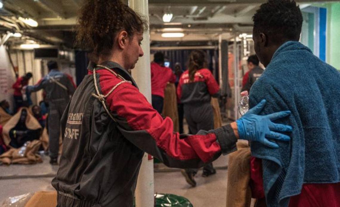 Domani a Napoli lo sbarco degli 87 migranti soccorsi nel Mediterraneo