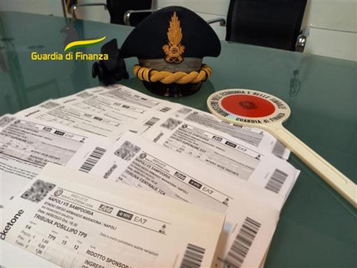 Festa scudetto, bagarini in azione: sequestrati 250 biglietti falsi