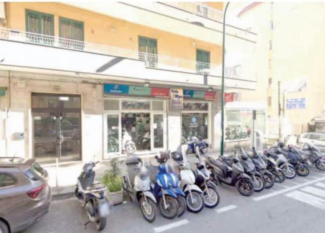 Spari contro la concessionaria “Roby Moto”, l’ombra del racket