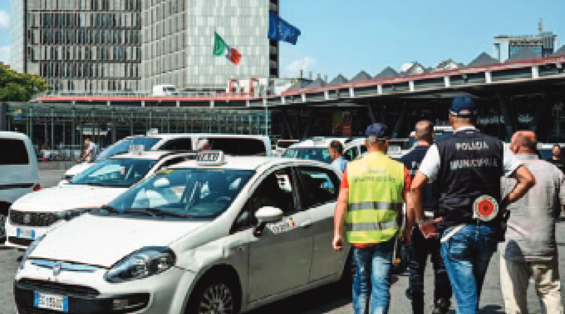 Nuove regole a Beverello e Stazione, è “luna di miele” fra taxi e Comune