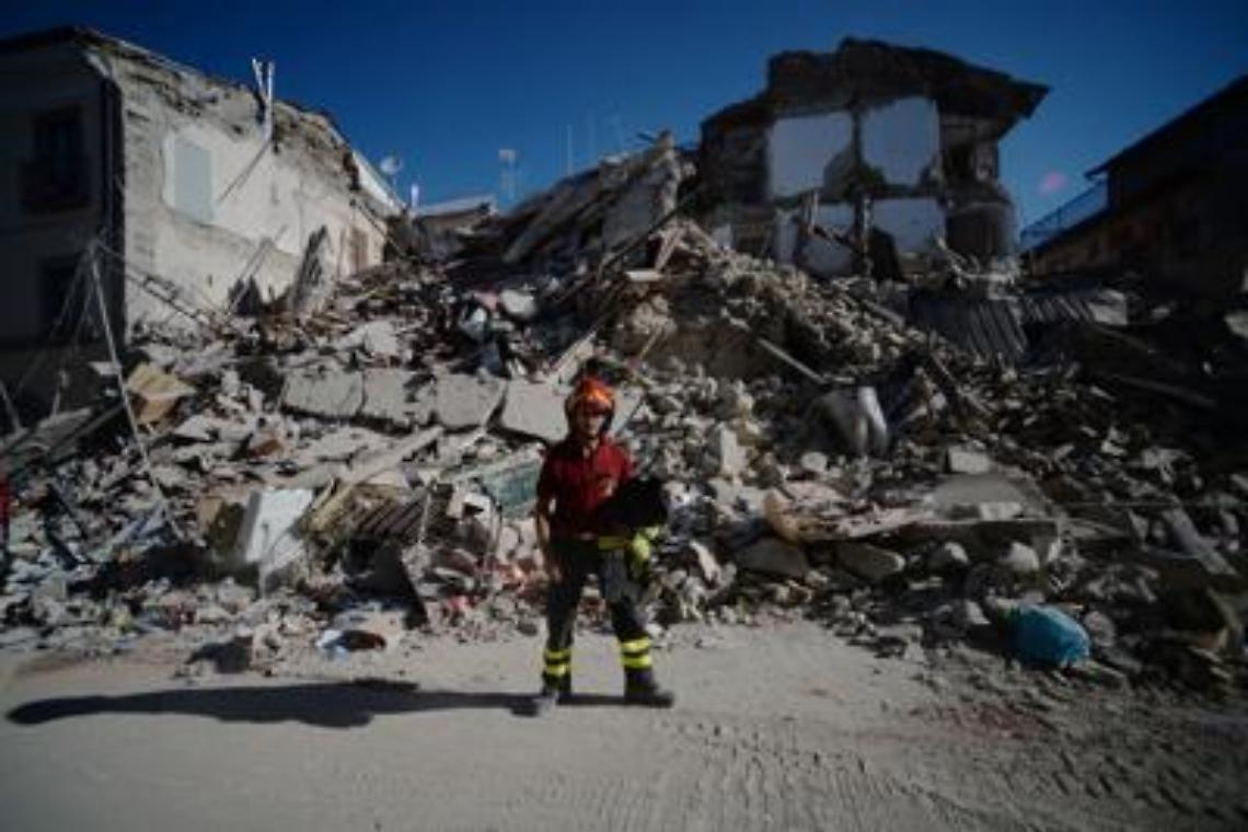 Sisma, le vittime sono 295