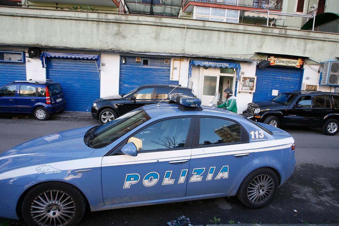 Blitz anticamorra a Napoli, 12 arresti