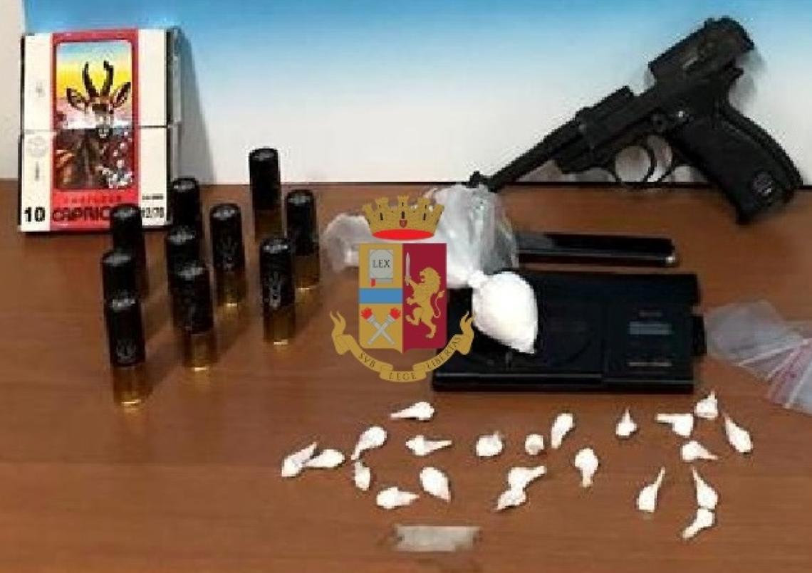 Poggioreale, polizia sequestra pistola e droga