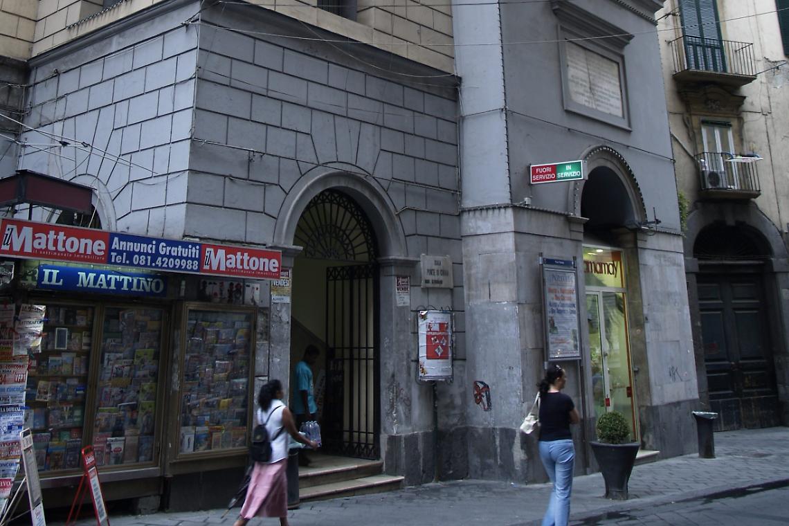 Da lunedì chiude l'ascensore di Chiaia, riaprirà a gennaio