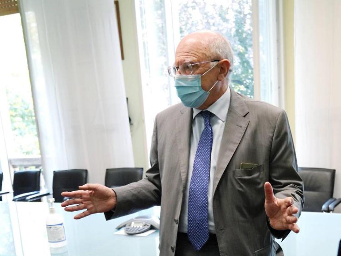 Virologo Galli indagato per concorsi truccati all'università