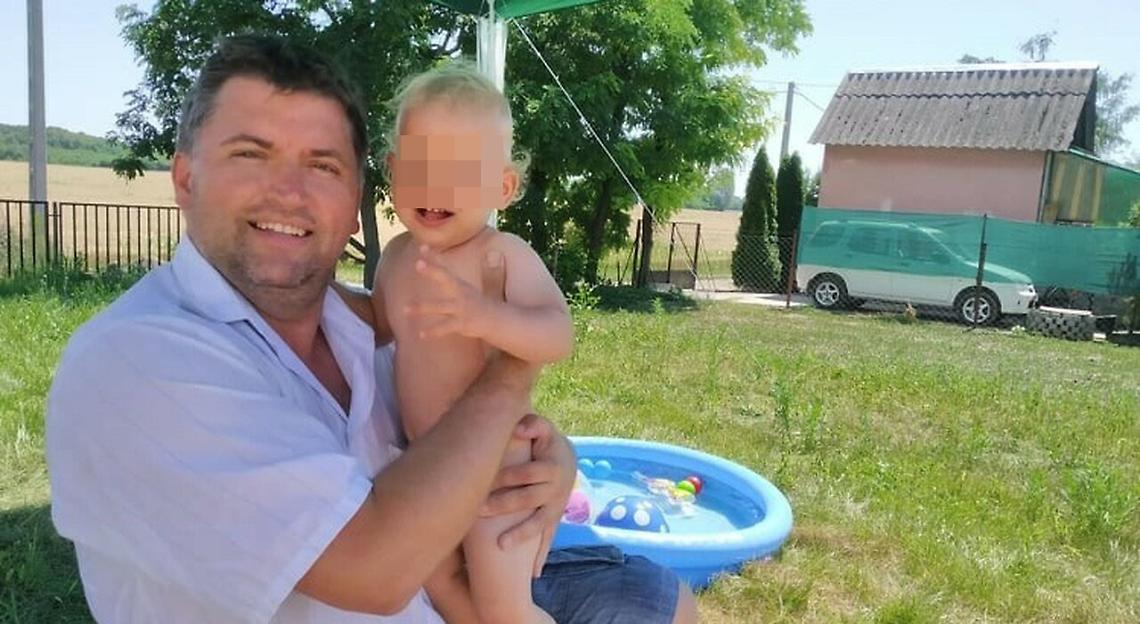 Ucciso a 2 anni dalla mamma, il papà: «Durante la gravidanza si tirava pugni in pancia, voleva dargli fuoco»