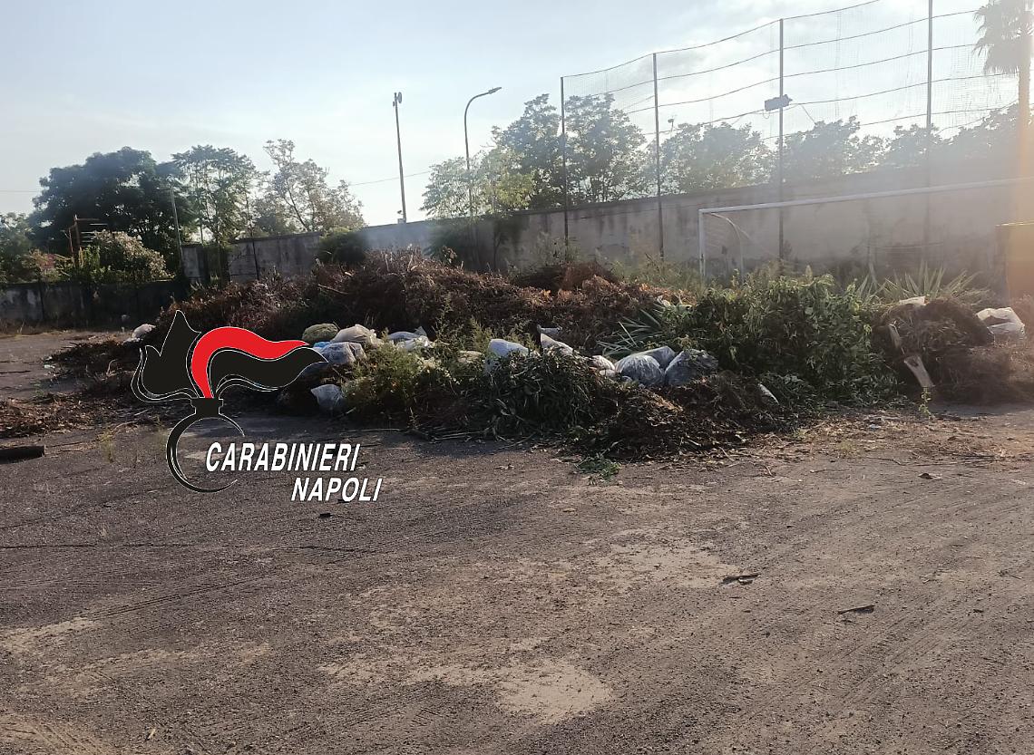 Stadio comunale in disuso diventa una discarica