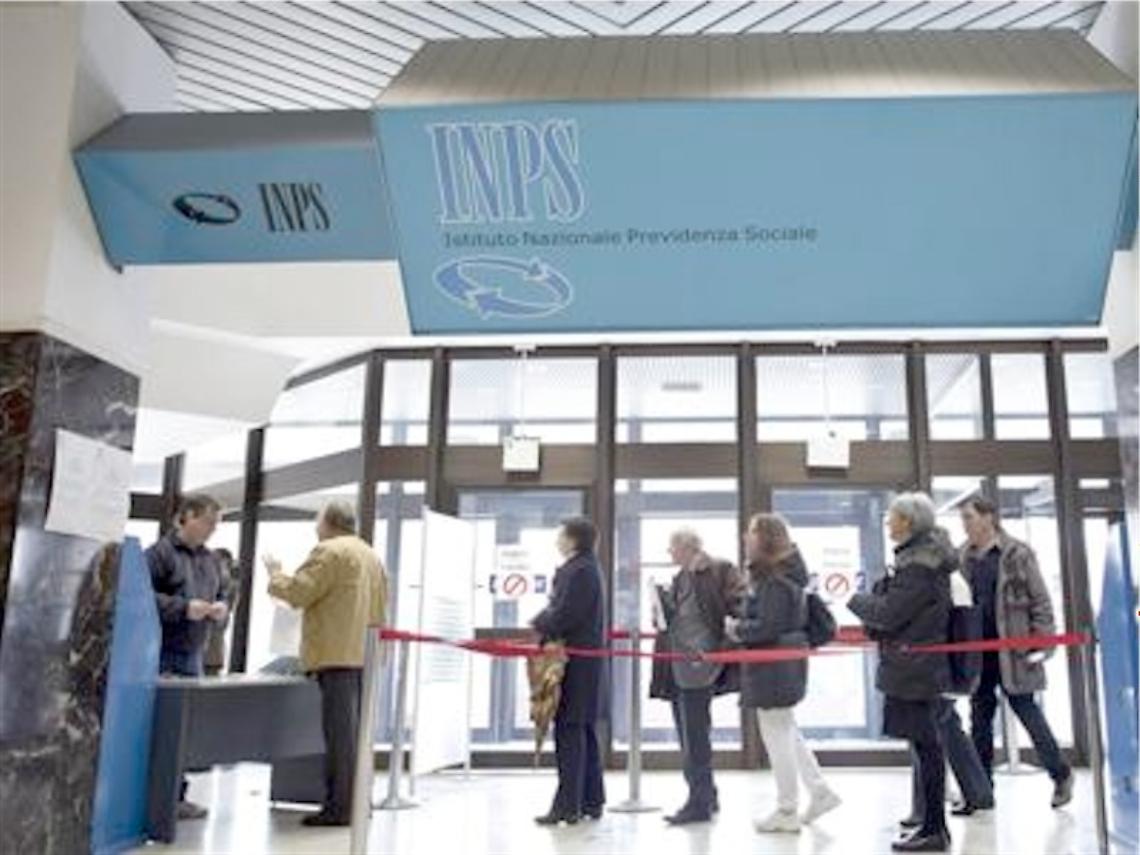 La proposta dell'Inps: reddito minimo a over 55 da pensioni d'oro