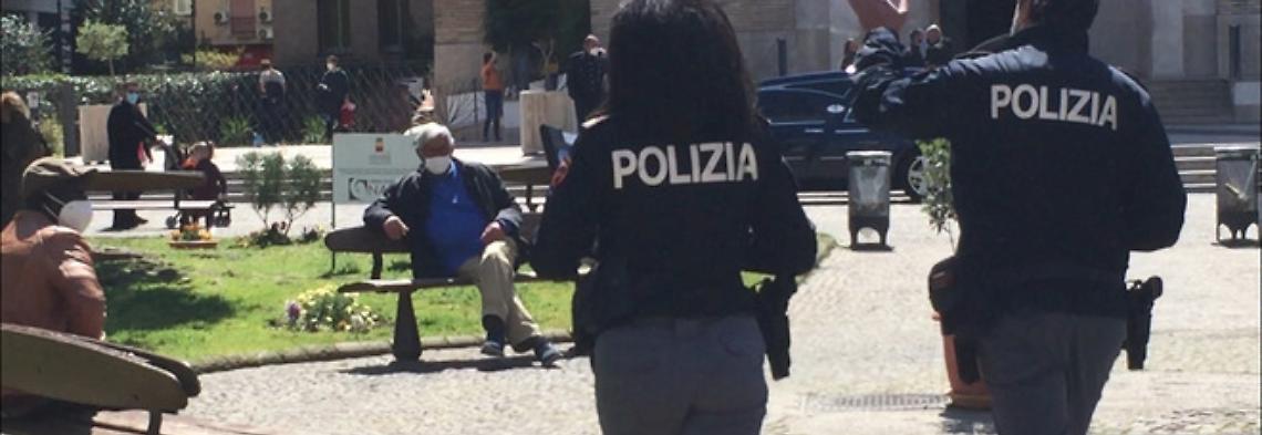 Piazzale Tecchio, tenta rapina con un bastone: arrestato