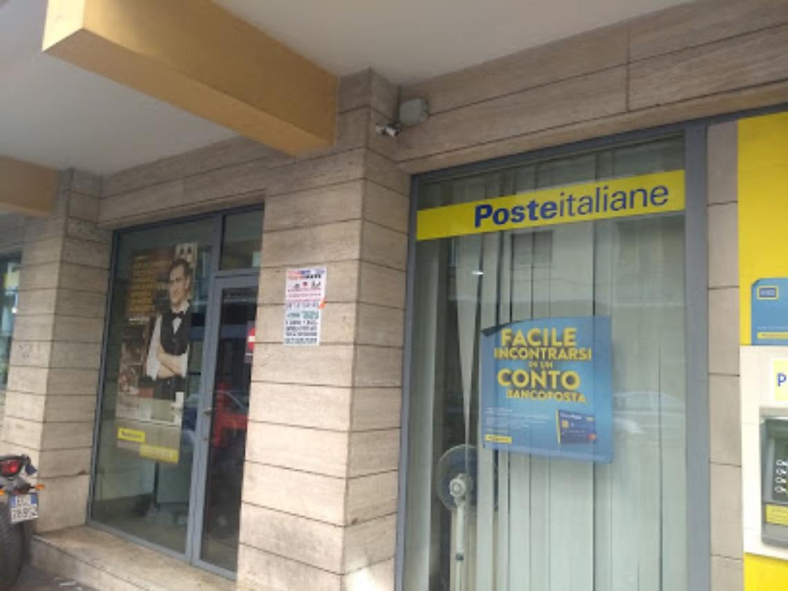 Due banditi rapinano l’ufficio postale