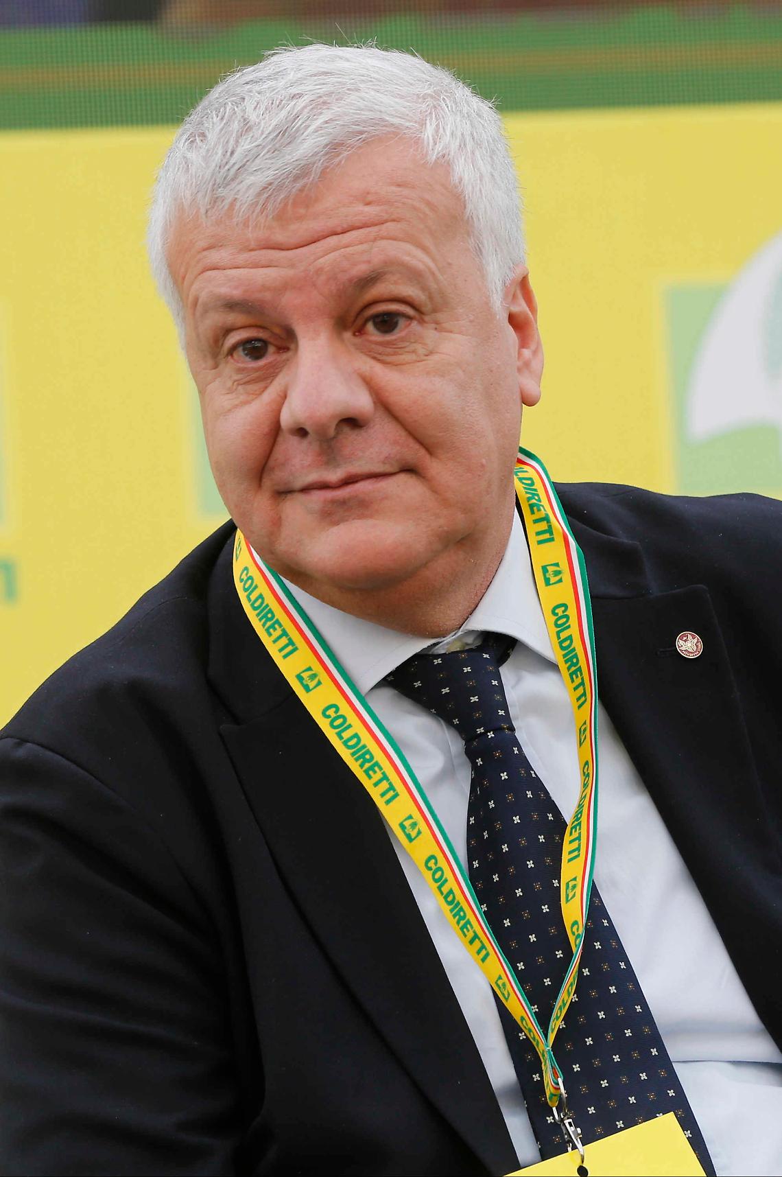 Differenziata, Galletti: «Grandi Comuni ancora indietro»