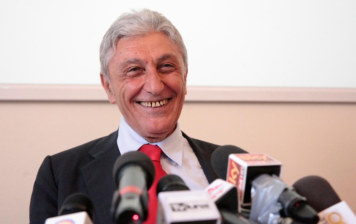 Bassolino: «Allargare il centrosinistra»