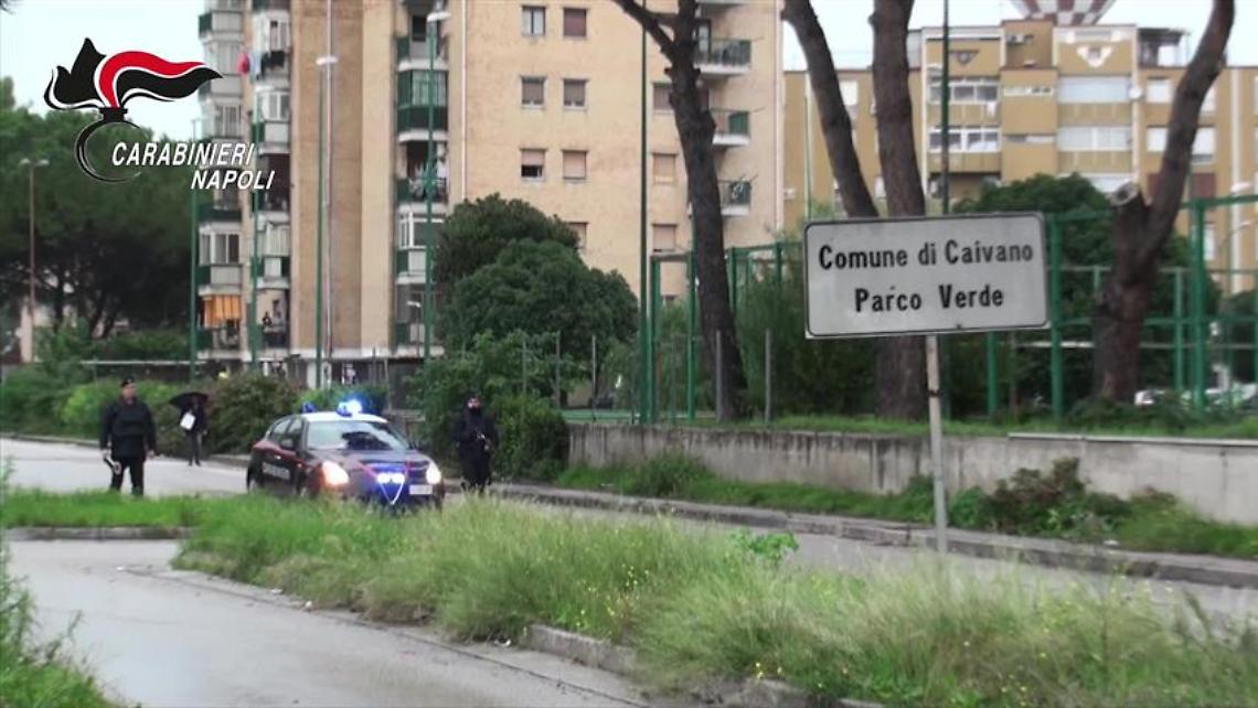 Eroina nel locale lavanderia, pusher in manette