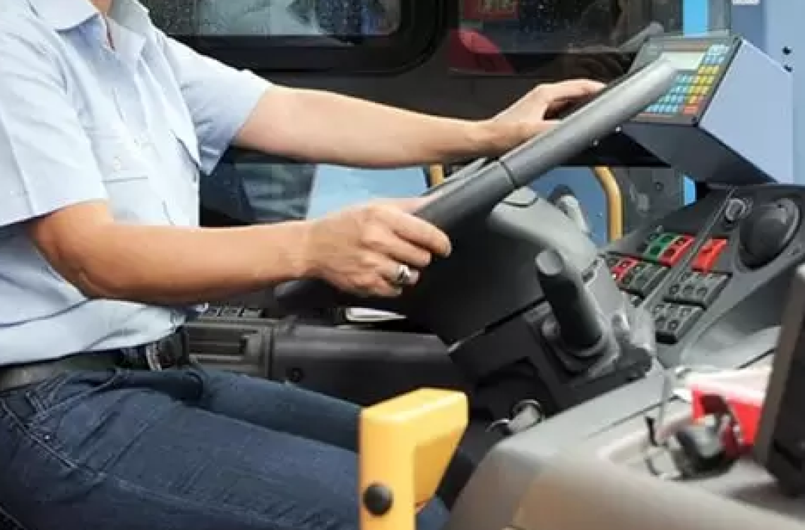 Autista di bus aggredita a via Foria