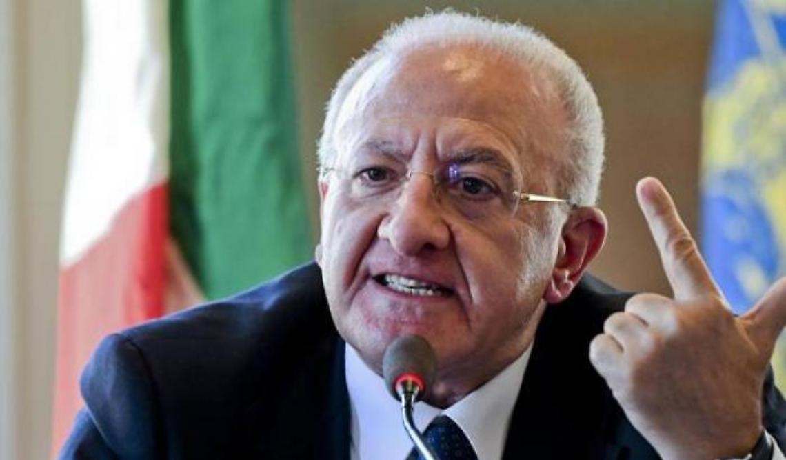 De Luca: piano B contro il contagio, stop comitive sulle isole
