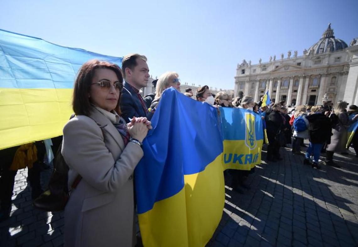 Ucraina-Russia, il Papa: «Guerra è una pazzia, pronto a tutto per fermarla»