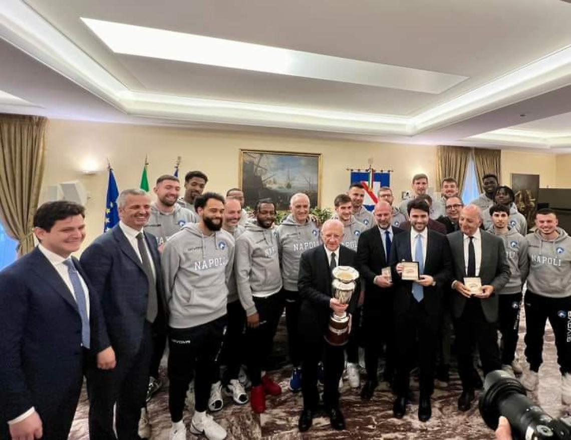 De Luca premia la Gevi Napoli Basket