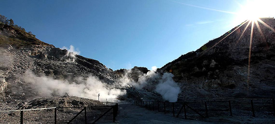Campi Flegrei, confermato livello di allerta giallo