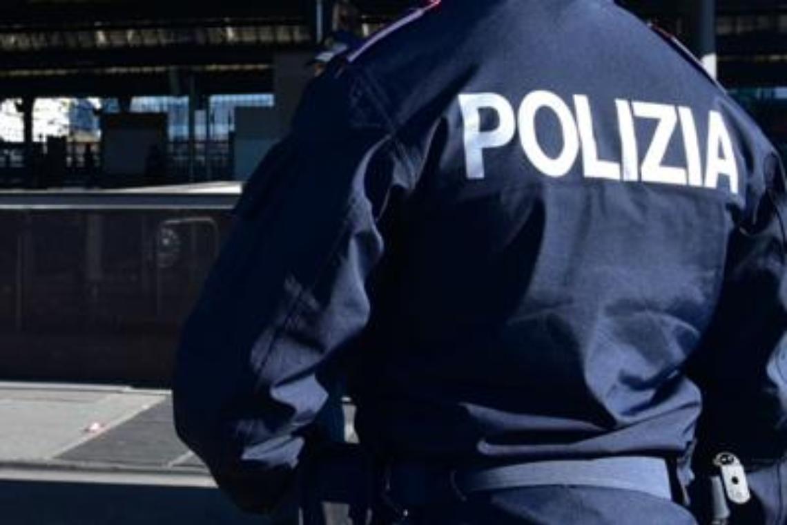 Violentano ragazza e filmano tutto, 4 ventenni in manette